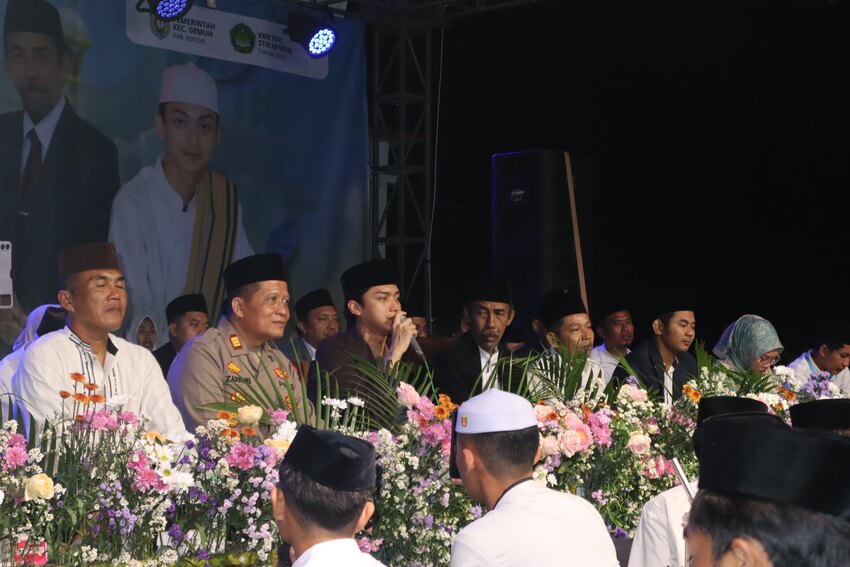 Gebyar Sholawat Bersama Gus Azmi Meriahkan Penarikan KKN STIK 2026 di Kendal